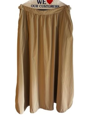 Zara Flowing Maxi Skirt in Tan-It has 6 details-3 on the front and 3 on the back